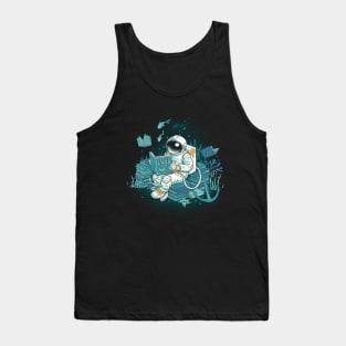 A reader lives a thousand lives - Cosmonaut Under The Sea Tank Top